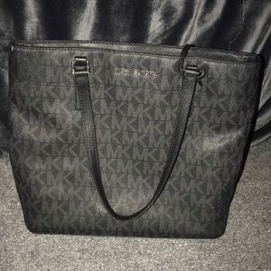 Micheal Kors Purse